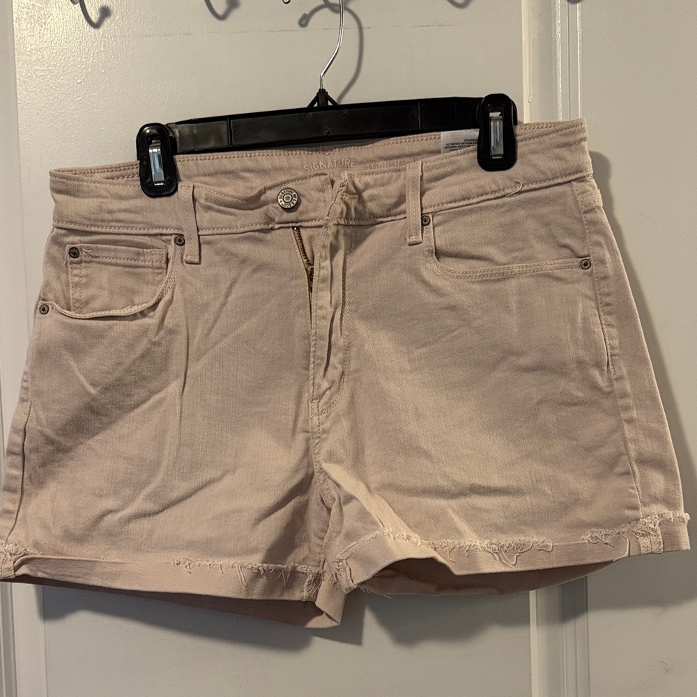 Signature by Levi Strauss Women's Cream Jean Shorts
